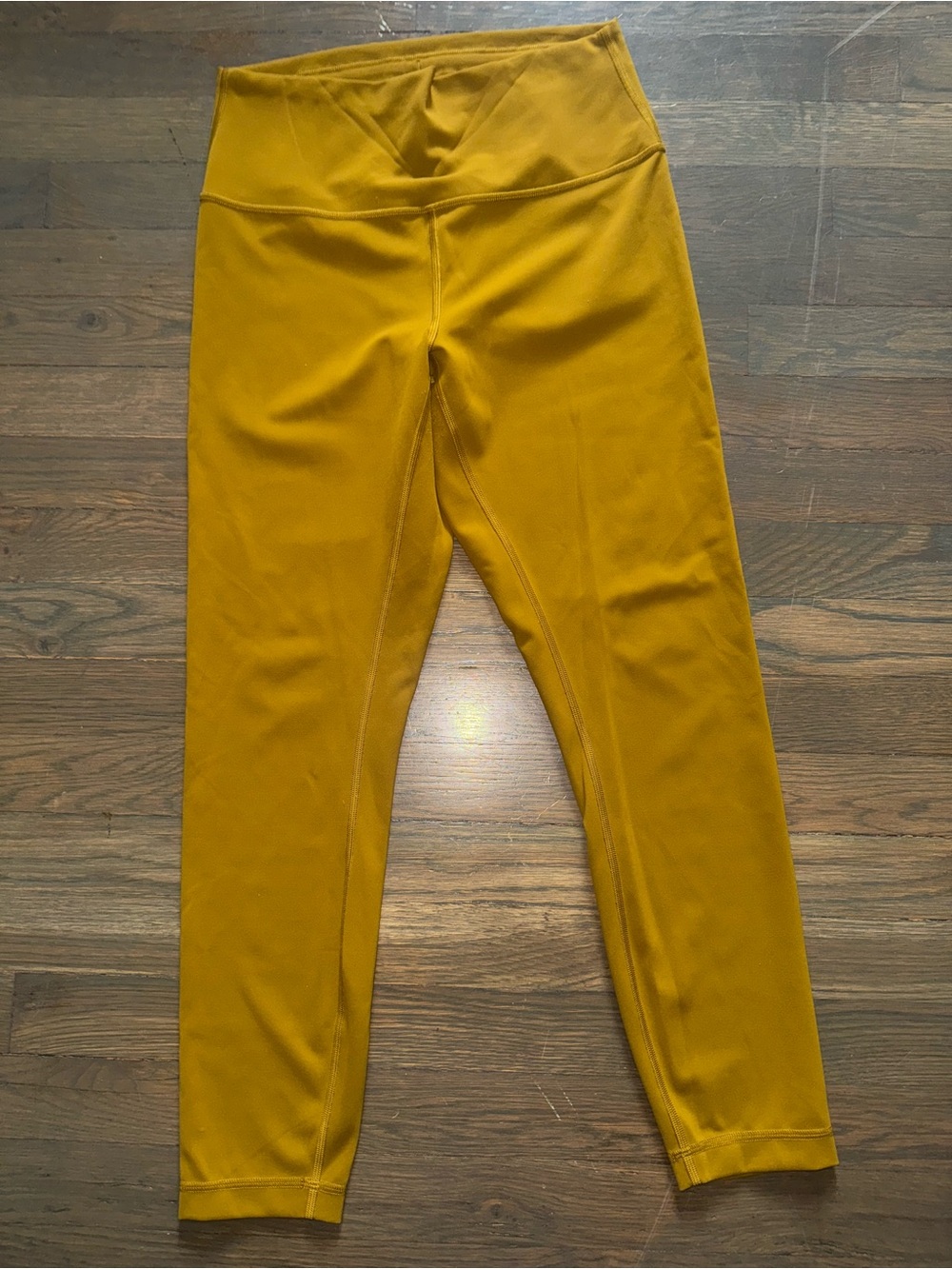 Lululemon Wunder Train High-Rise Crop 25’
Gold Spice
